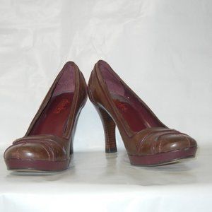 Charles David Women's Heel Shoes Brown with Red Heels - Size 6
